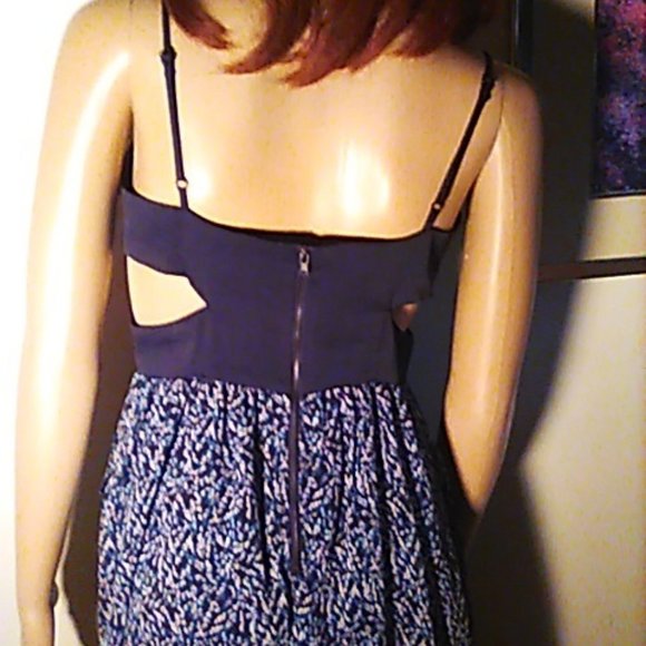 BCB Generation Dress Size 4 Side & Front Keyholes High Low Ruffle Lined Cute - Picture 4 of 6